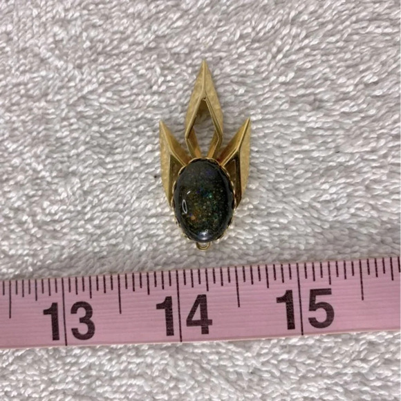 Vintage Gold Tone Necklace Pendant With Black Sunstone Costume Jewelry Pendant - Picture 11 of 12